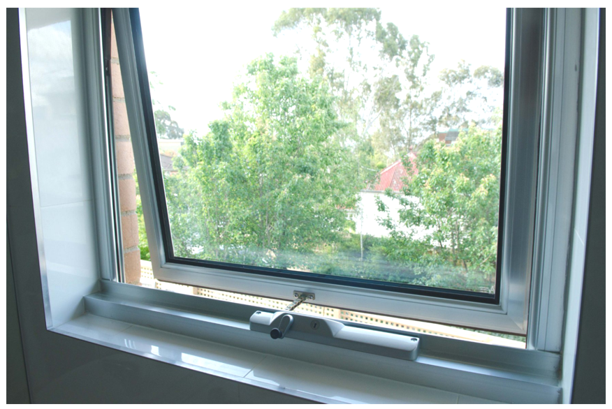 Australian Standard AS2047 Aluminium Window Modern Design Commercial Project Double Glass WInder Chain Lock Awning Window